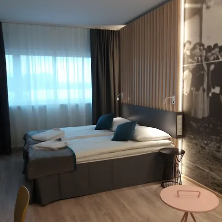 מלון Kalev & Waterpark 4*